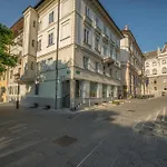 Karinatura *